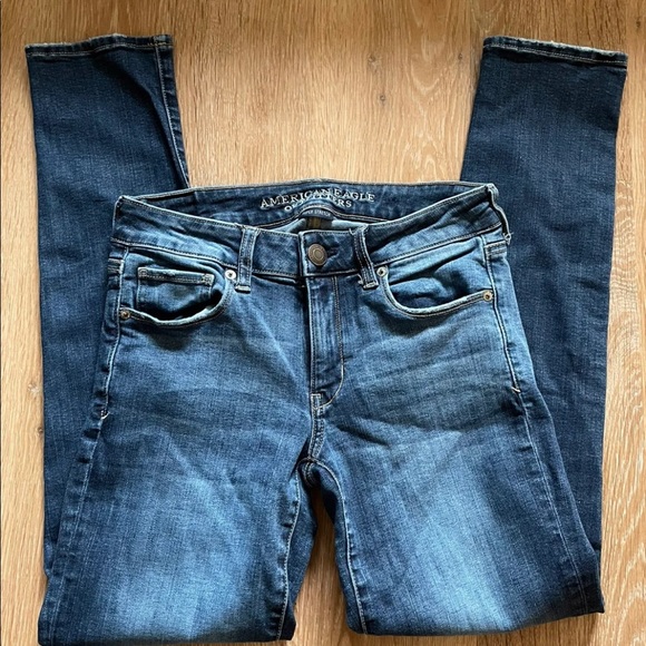 Women’s American eagle jeans - Picture 2 of 2